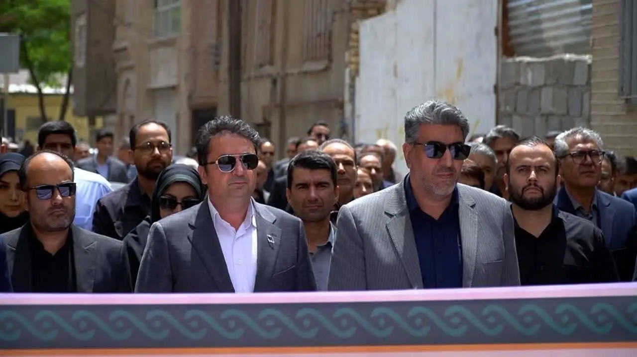 خانواده روابط عمومی خراسان رضوی با رهبر انقلاب بیعت کردند