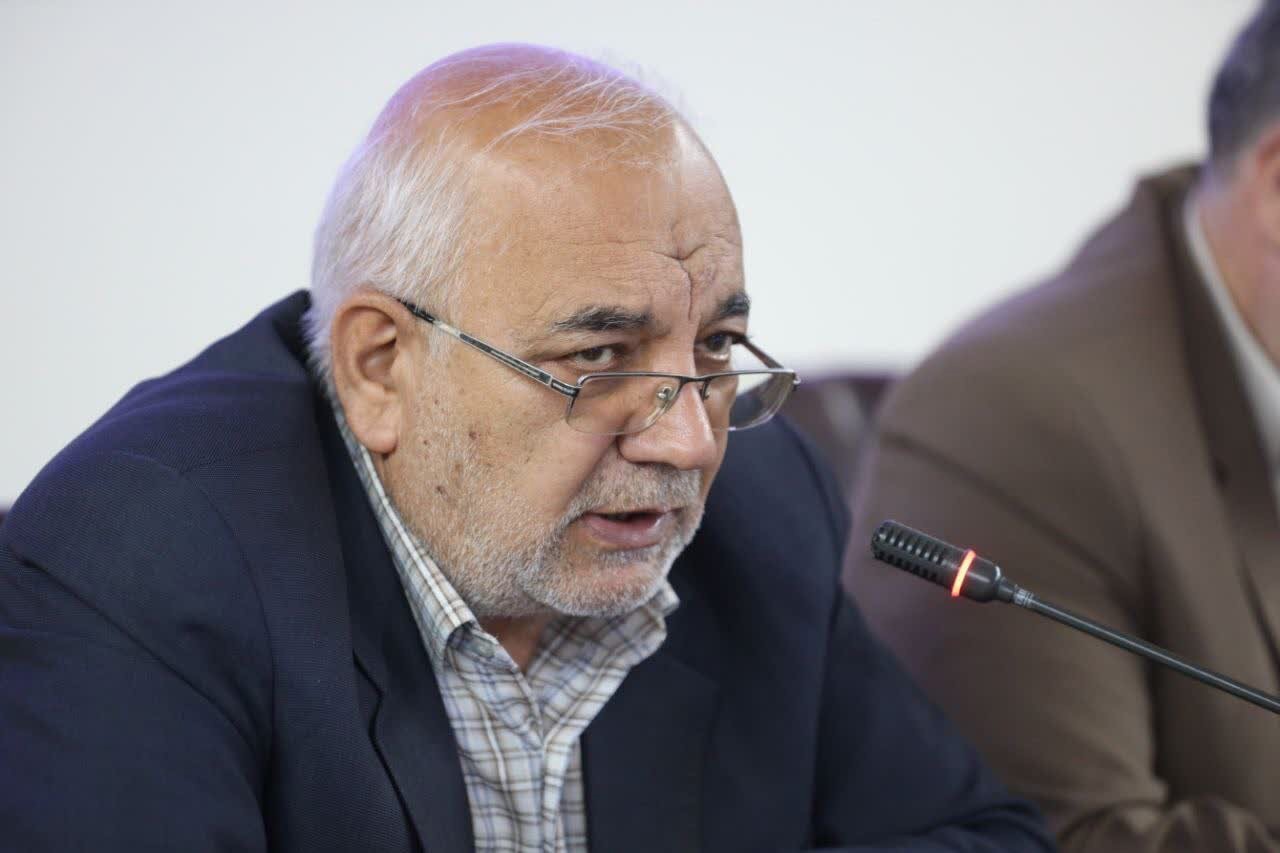 جامعه اسلامی بدون تمسک به ولایت دچار تفرقه و انحراف می شود