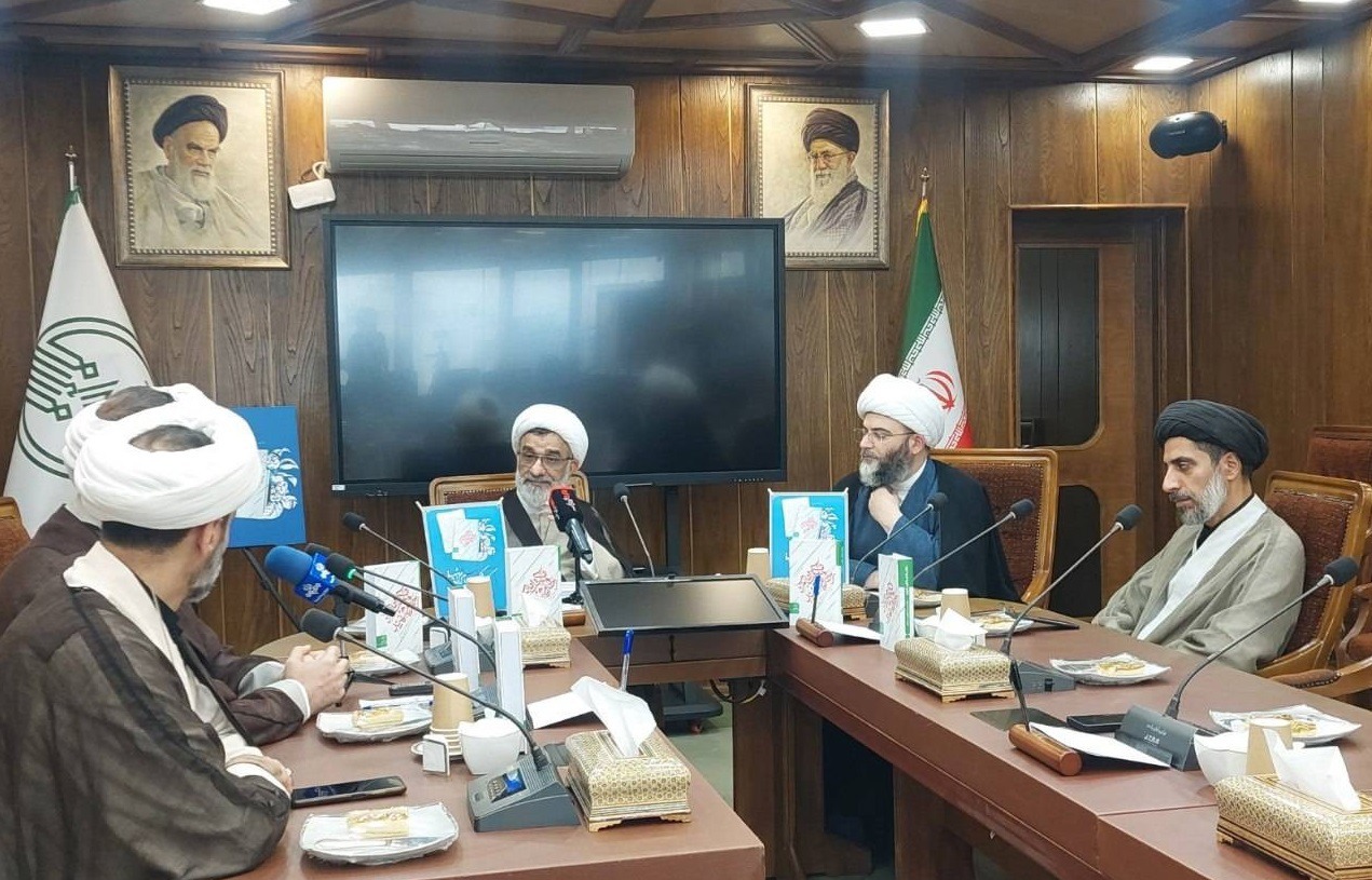 کتاب «مکتب امام راحل و شهید» رونمایی شد