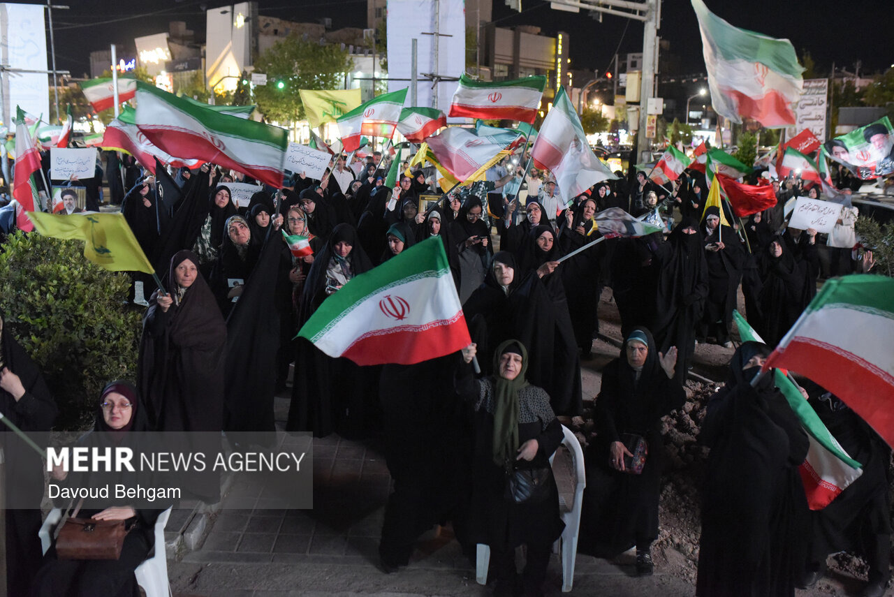 استمرار پرشور مشهدی ها در خیابان
