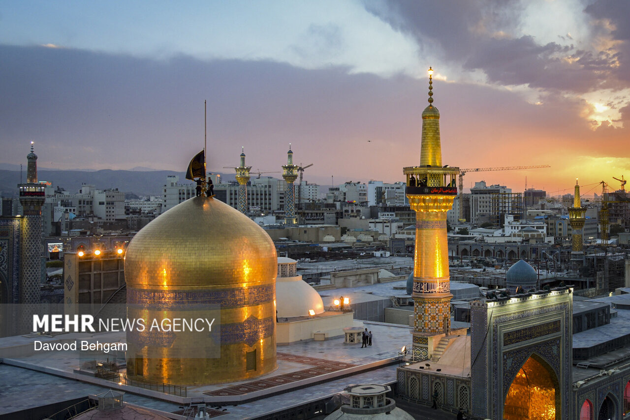 آماده‌باش خادمان حرم رضوی برای میزبانی در روزهای وداع با رهبر شهید