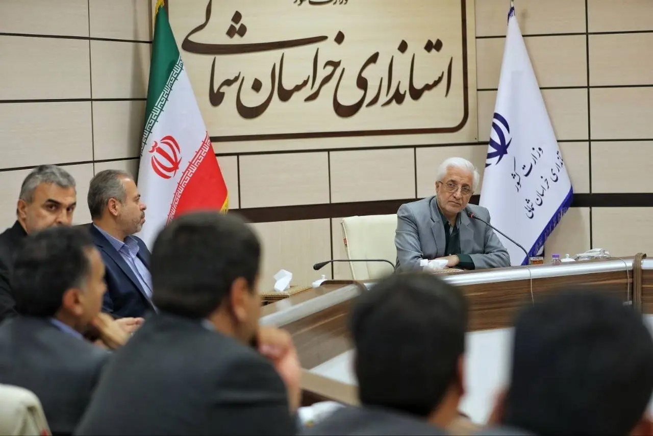 استاندار بر اجرای مصوبات سفرهای شهرستانی و تقویت ارتباط با مردم تأکید کرد