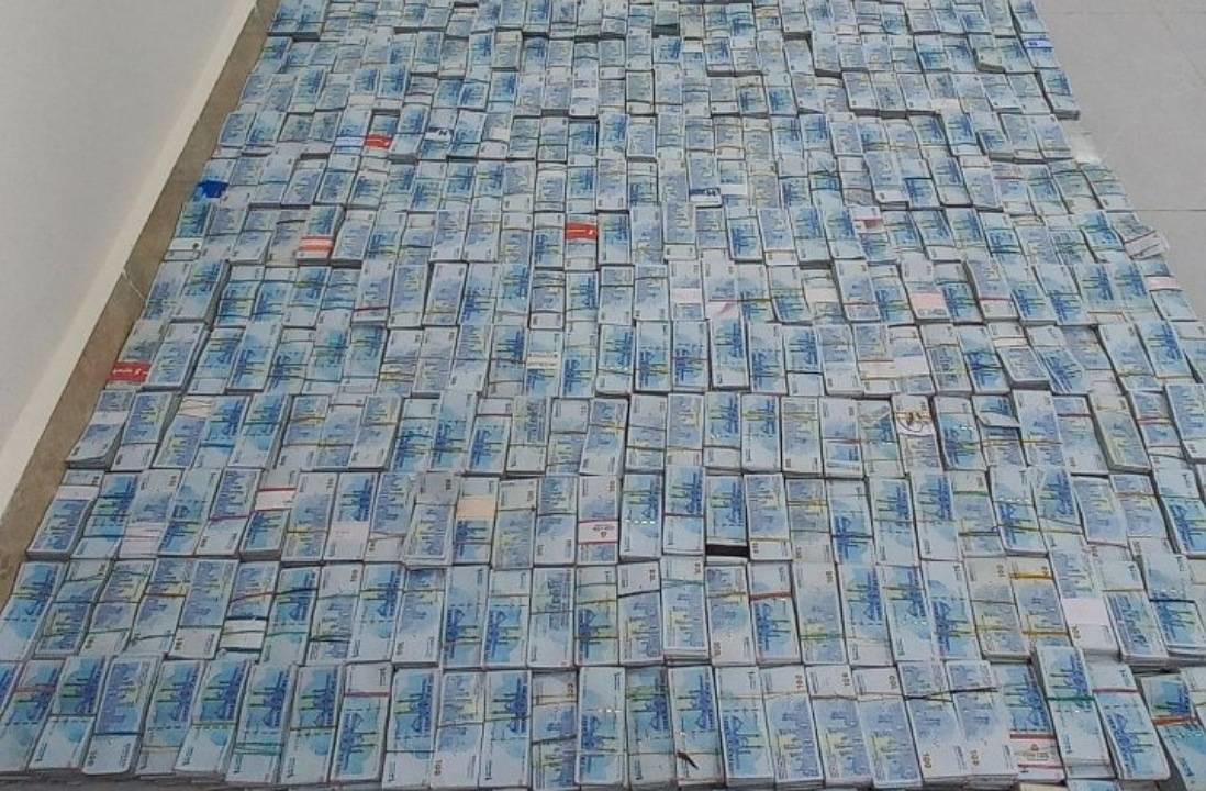 جلوگیری از خروج ۳۲ میلیارد تومان وجه رایج کشور از دوغارون تایباد