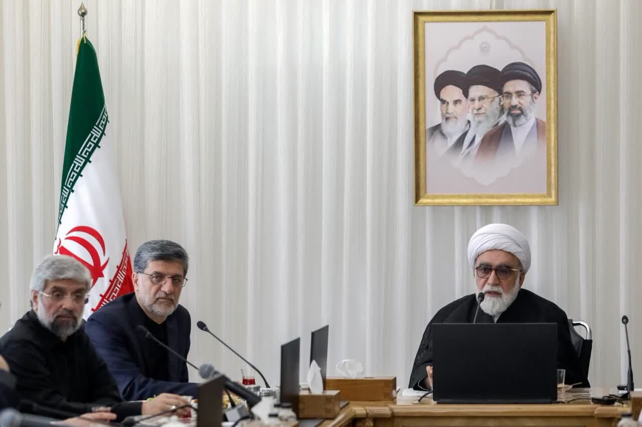 حفظ جریان زیارت در کنار برگزاری تشییع رهبر شهید باید در اولویت باشد