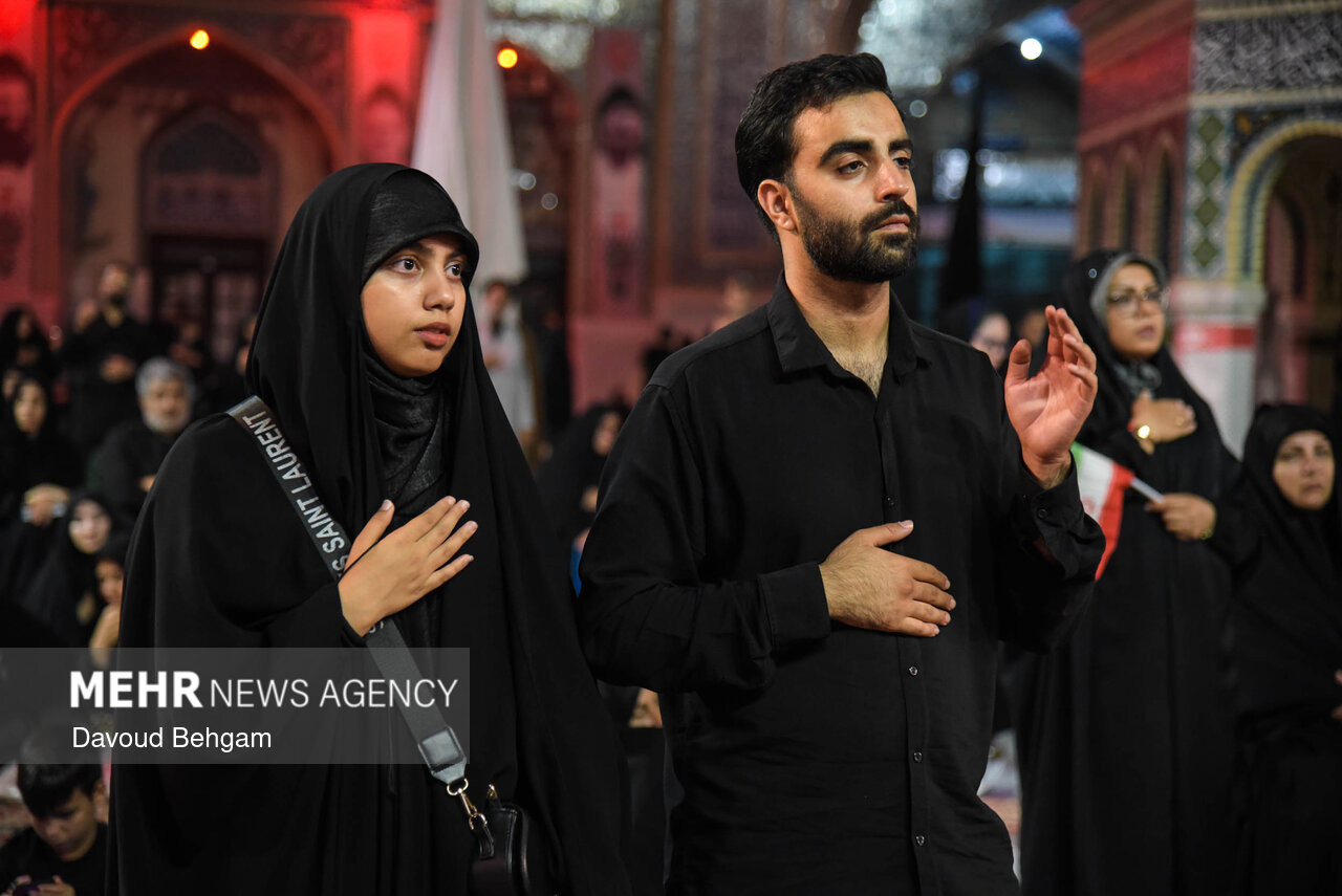 محفل عزاداری در حرم مطهر امام رضا(ع)
