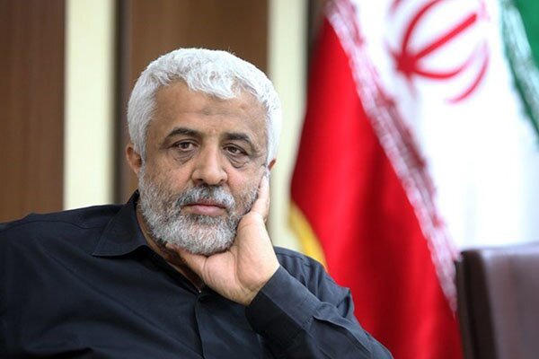 آقایی که یک تنه پدری کرد