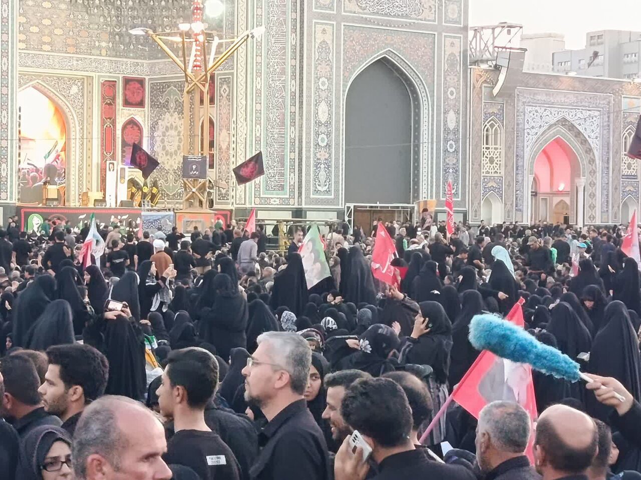 حضور میلیونی مردم در مشهد برای شرکت در تشییع رهبر شهید
