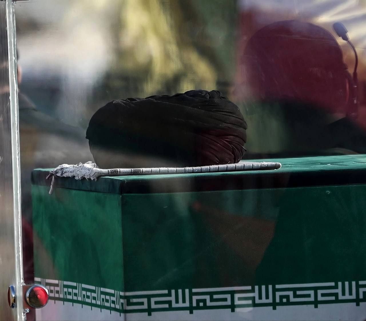 مراسم تدفین پیکر مطهر رهبر شهید با حضور اعضای بیت رهبر انقلاب برگزار می شود
