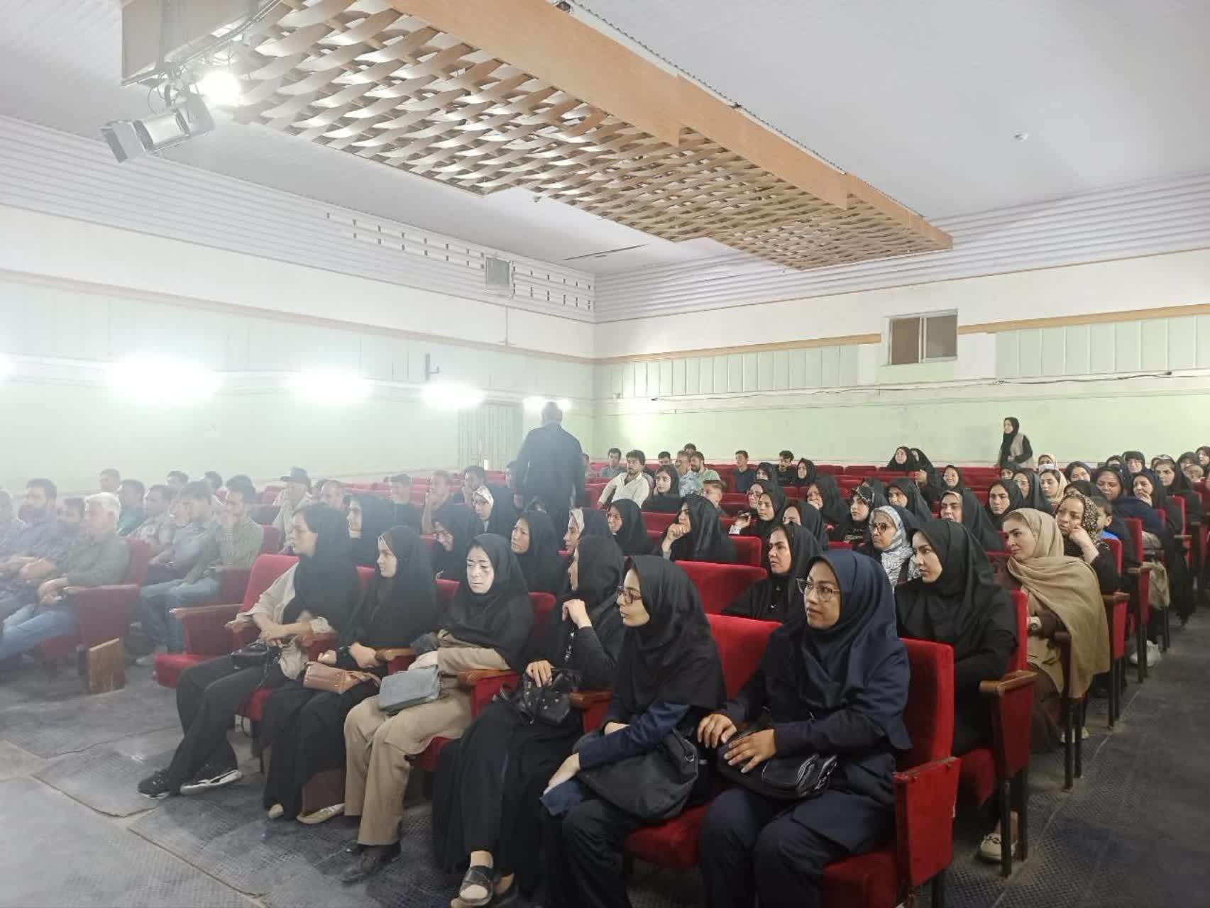 برگزاری کارگاه آموزش توانمندسازی متقاضیان تسهیلات اشتغال‌ زایی در فریمان