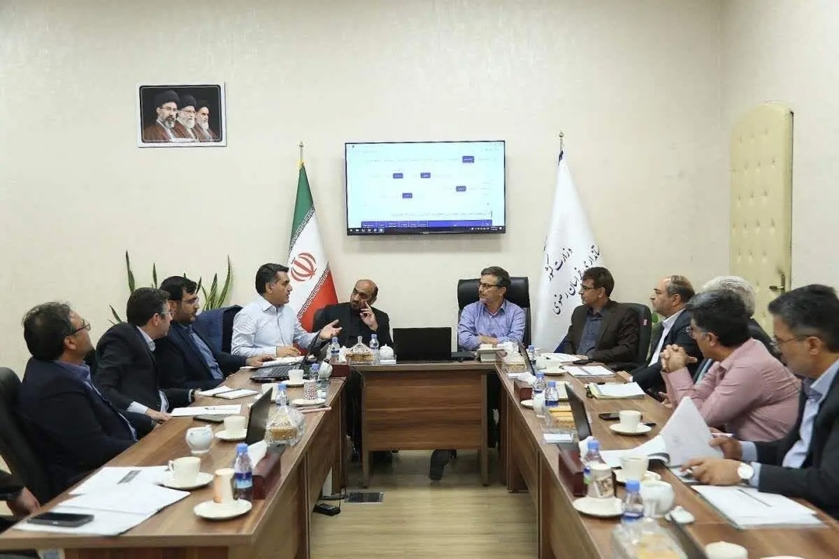 درآمدهای مالیاتی باید بدون آسیب به اقتصاد استان محقق شود