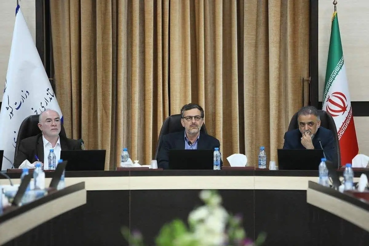 خراسان رضوی از ظرفیت کشورهای همجوار برای تأمین کالا استفاده کند