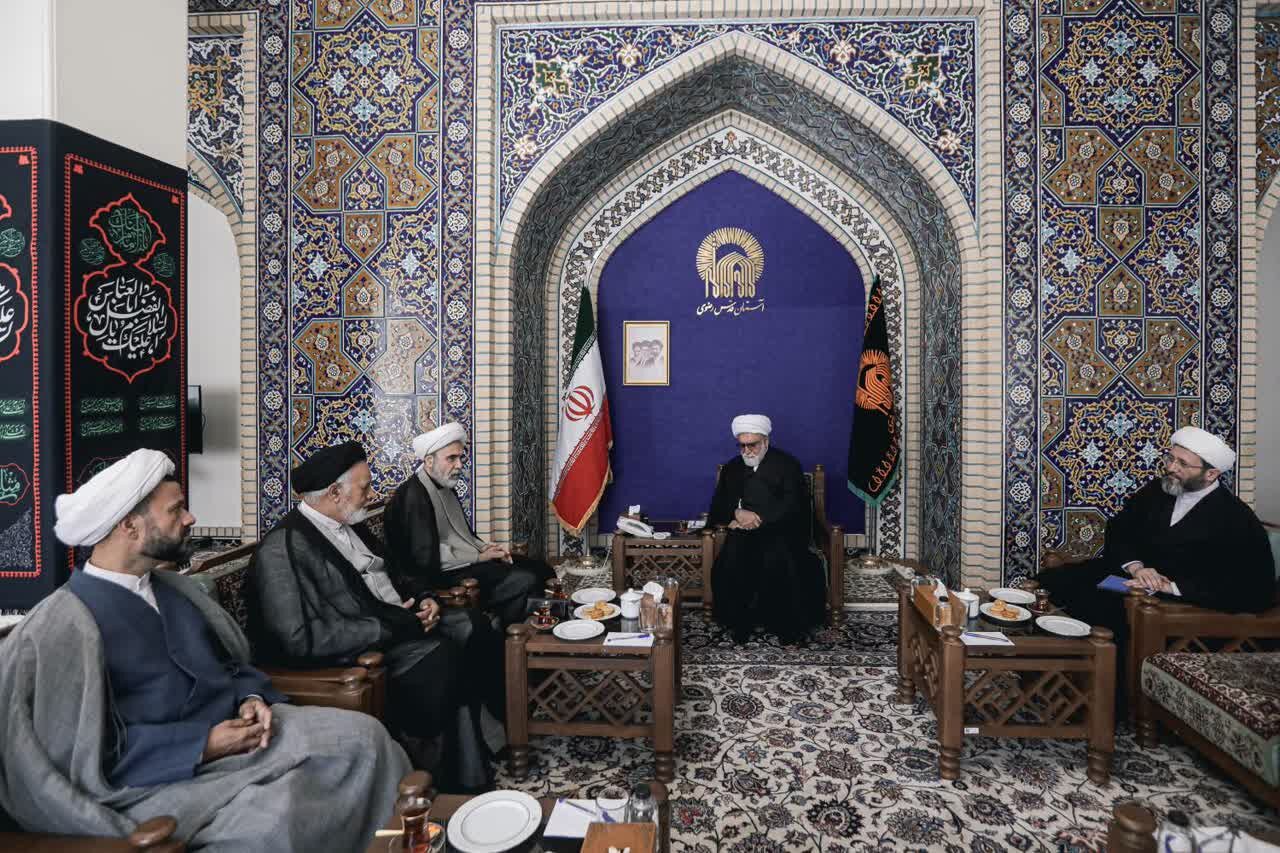 لزوم هم‌افزایی هرچه بیشتر نهادهای فرهنگی و انقلابی