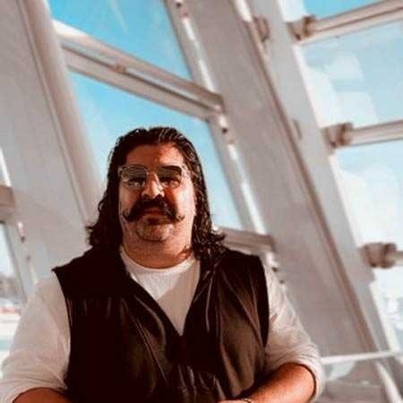 آهنگ «با تموم آدما و با خودش بهم زده» از بهنام بانی