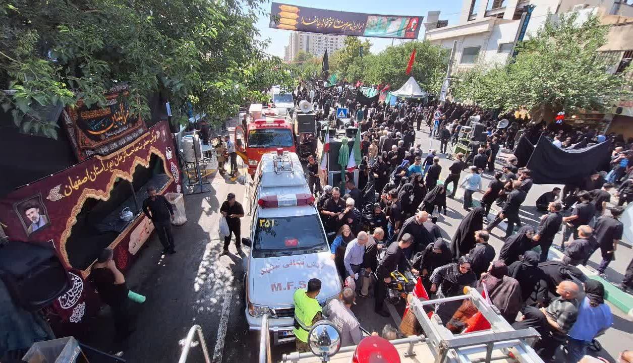 نجات ۲۰۰ نفر از آتش‌سوزی مجتمع اقامتی_تجاری در مشهد