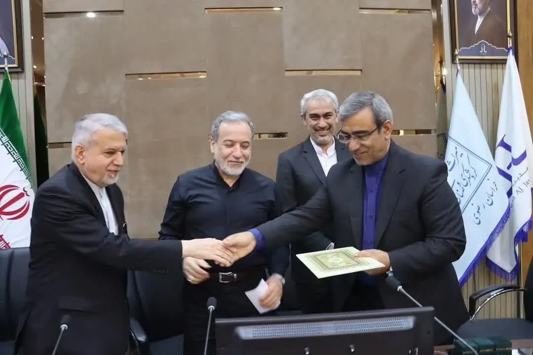 از استاندار خراسان رضوی تجلیل شد
