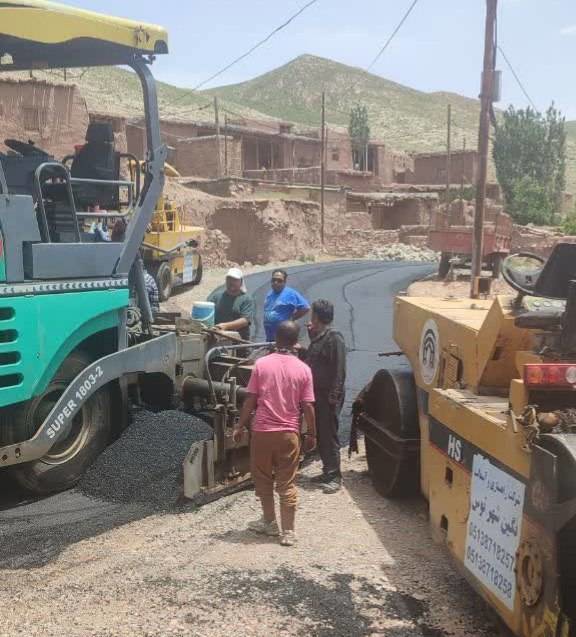 آسفالت معابر ۱۸ روستا در سه بخش شهرستان کلات درسال جاری با اعتبار ۴۲ میلیارد تومان