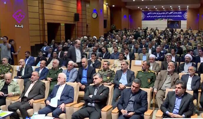 دولت مصمم است اختیاراتی را که نیاز به تصویب قانون ندارد به استانداران تفویض کند