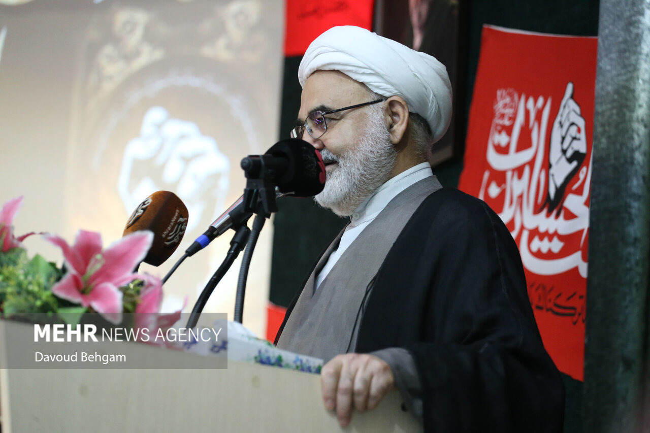 خدمت در مسیر انقلاب اسلامی، امتداد مجاهدت شهیدان است