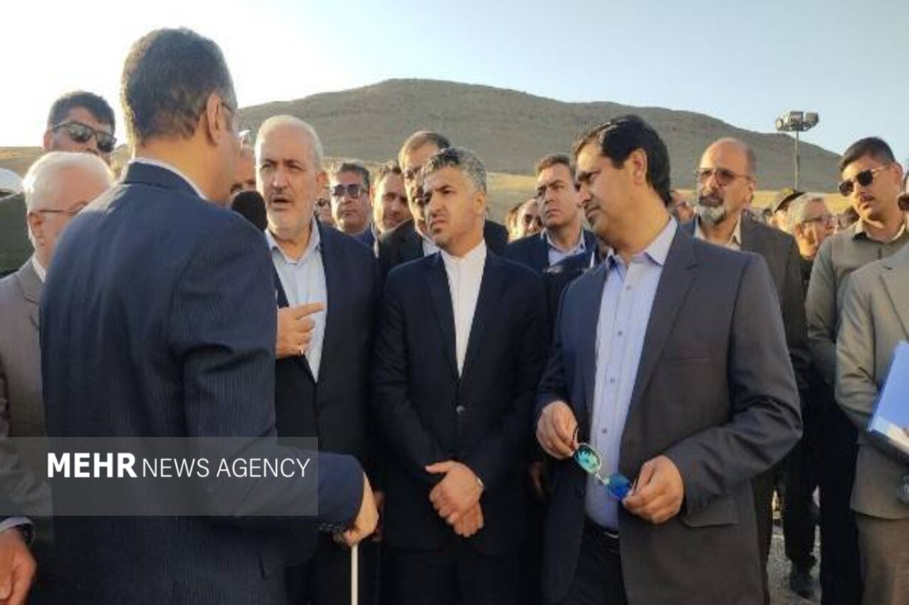 بازدید وزیر نیرو از اَبَر پروژه آب انتقال سرانی