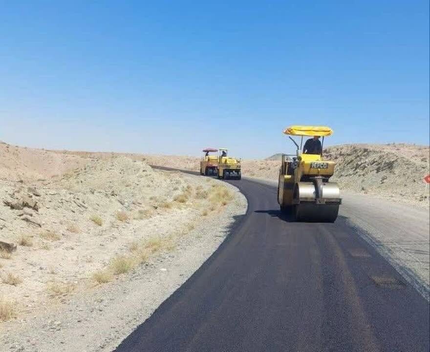 اجرای ۵۳ کیلومتر روکش آسفالت در محور‌های شهرستان مرزی زیرکوه