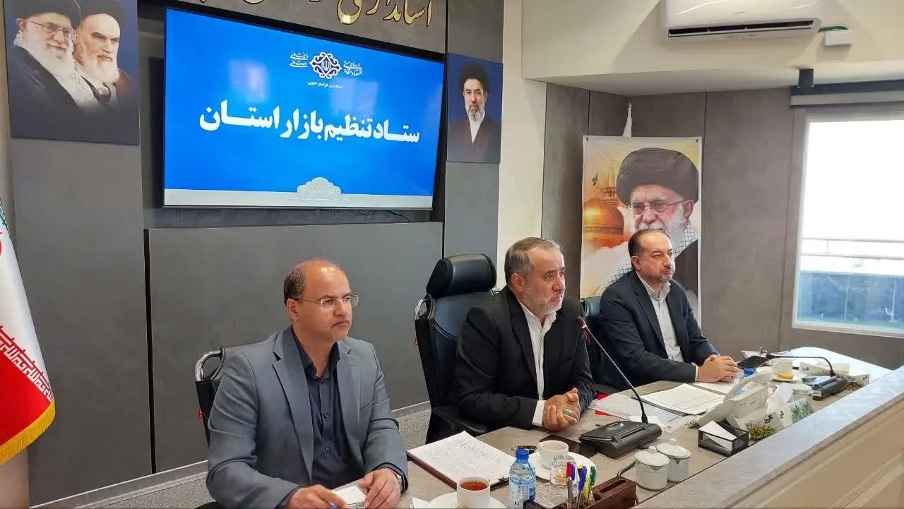 تأمین و ذخیره کالاهای اساسی و حمایت از معیشت مردم با جدیت دنبال شود