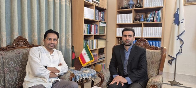 بررسی تقویت راه کارهای آموزش زبان فارسی در دانشگاه داکا