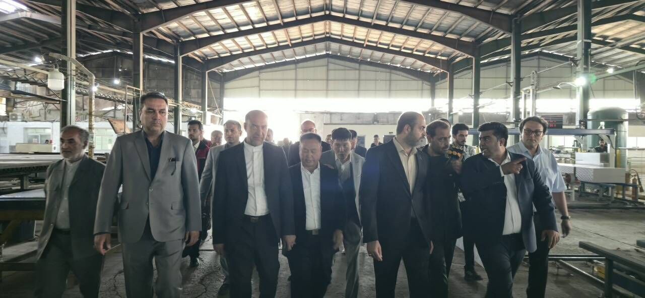 فعالیت مجدد کارخانه کاشی و سرامیک در نیشابور بابیش از ۸ میلیون یورو سرمایه‌گذاری چینی