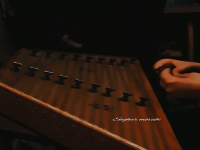 شنونده این سنتور نوازی زیبا باشید