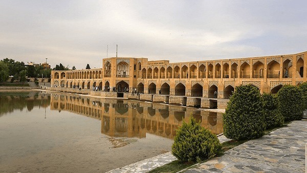 جریان آب زاینده‌رود پس از ۳ ماه قطع می‌شود