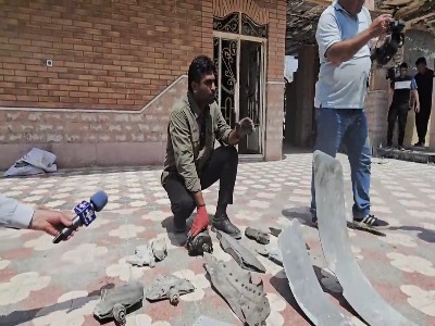 قطعات موشک حمله آمریکا به کوهستک در معرض دید خبرنگاران خارجی