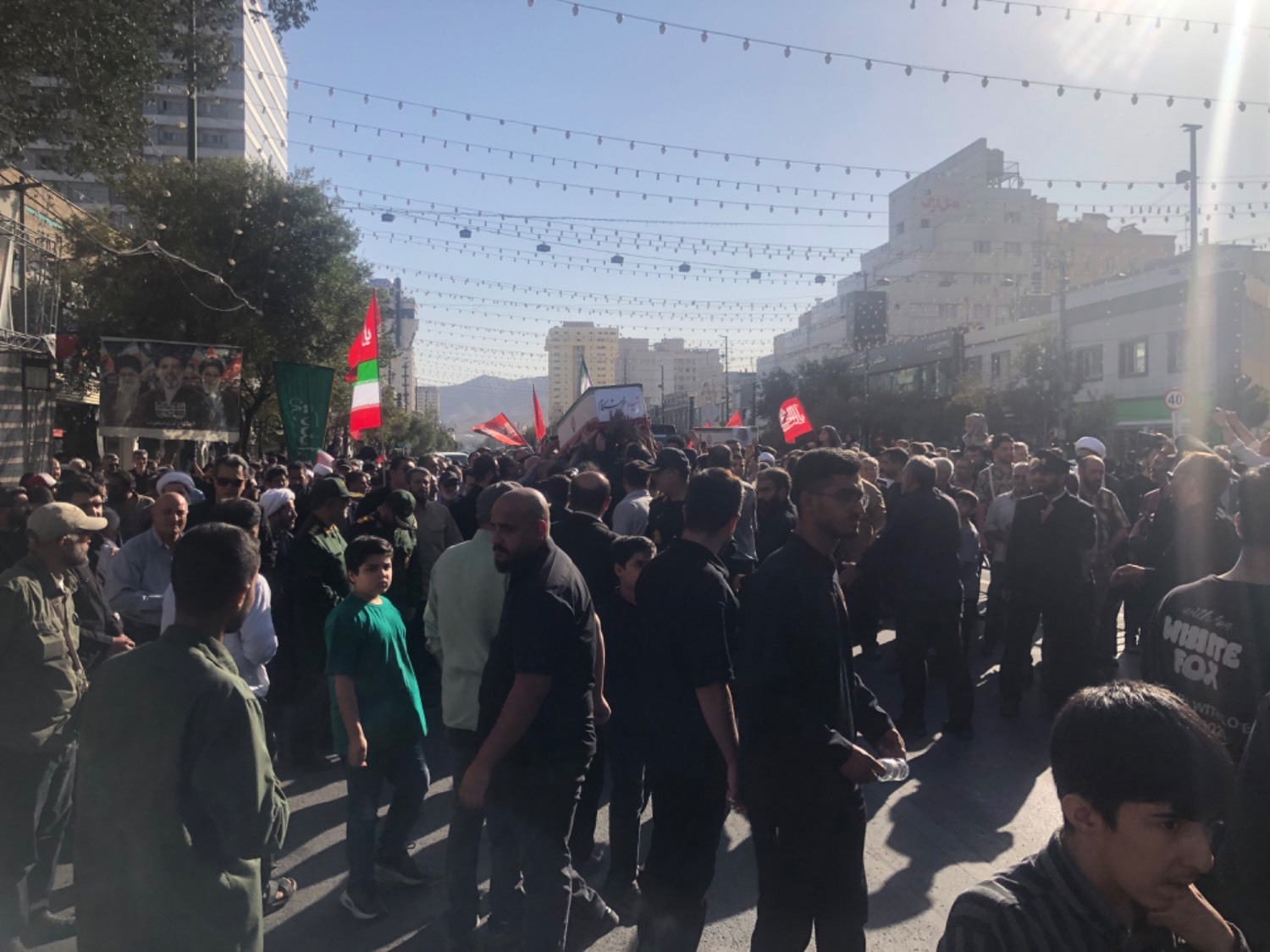 تشییع و خاکسپاری پرچمداران سنگر خیابان در مشهد