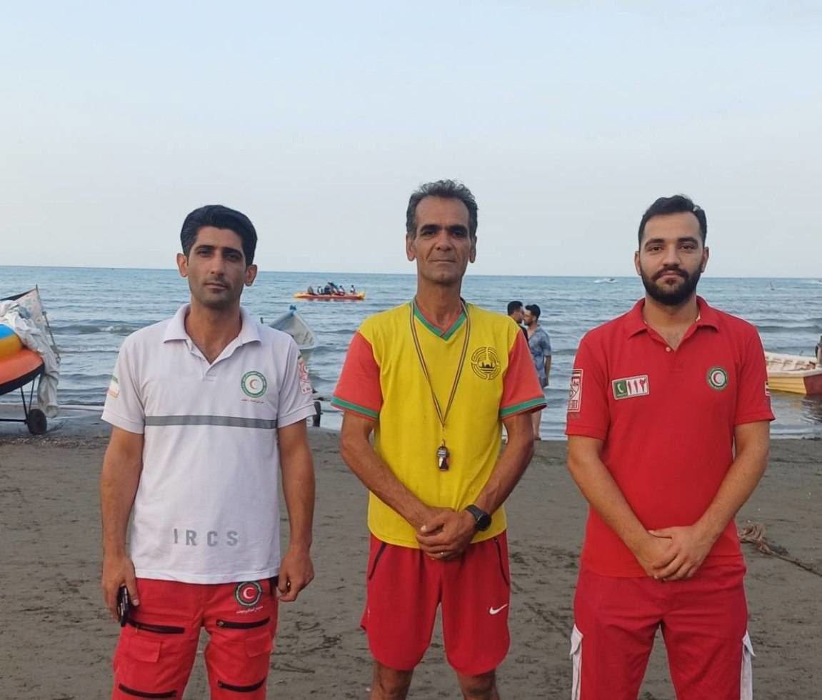 نجات دختر خوزستانی از خطر غرق‌شدگی در ساحل رامسر