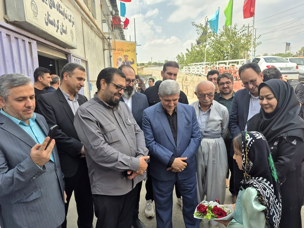 نخستین کتابخانه سیار در استان کردستان افتتاح شد