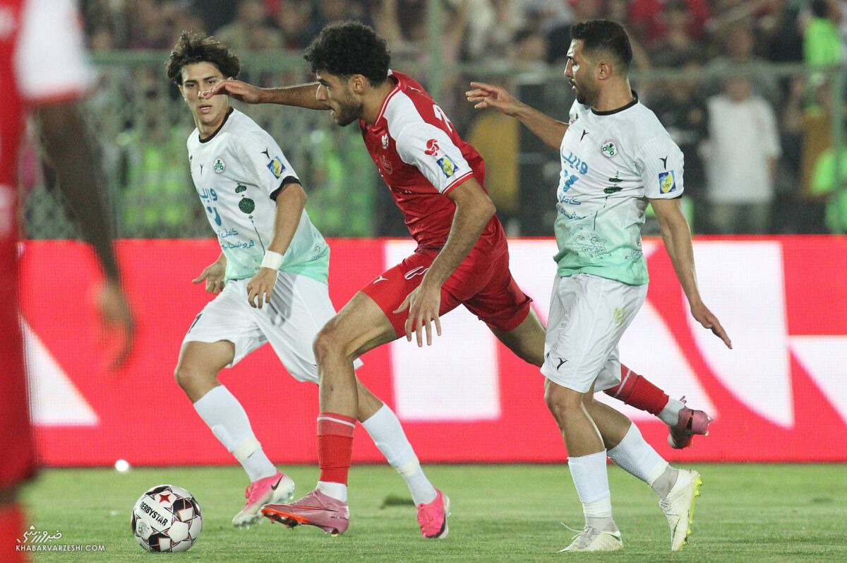 شوک ستاره کلیدی به پرسپولیس؛ اتفاق دردناک و درخواست کمک زیر دوش حمام!