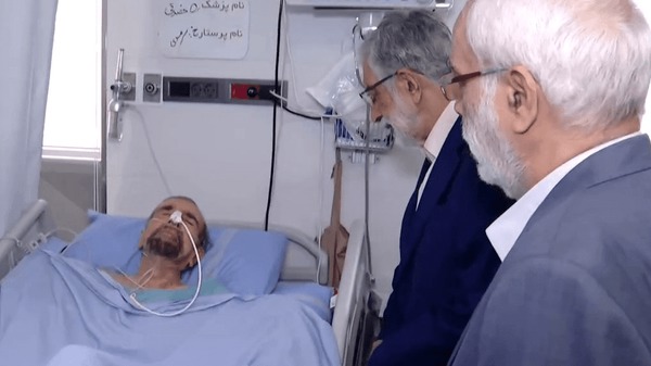 عیادت نمایندگان رهبر انقلاب از موسوی گرمارودی چهره ماندگار شعر و ادبیات