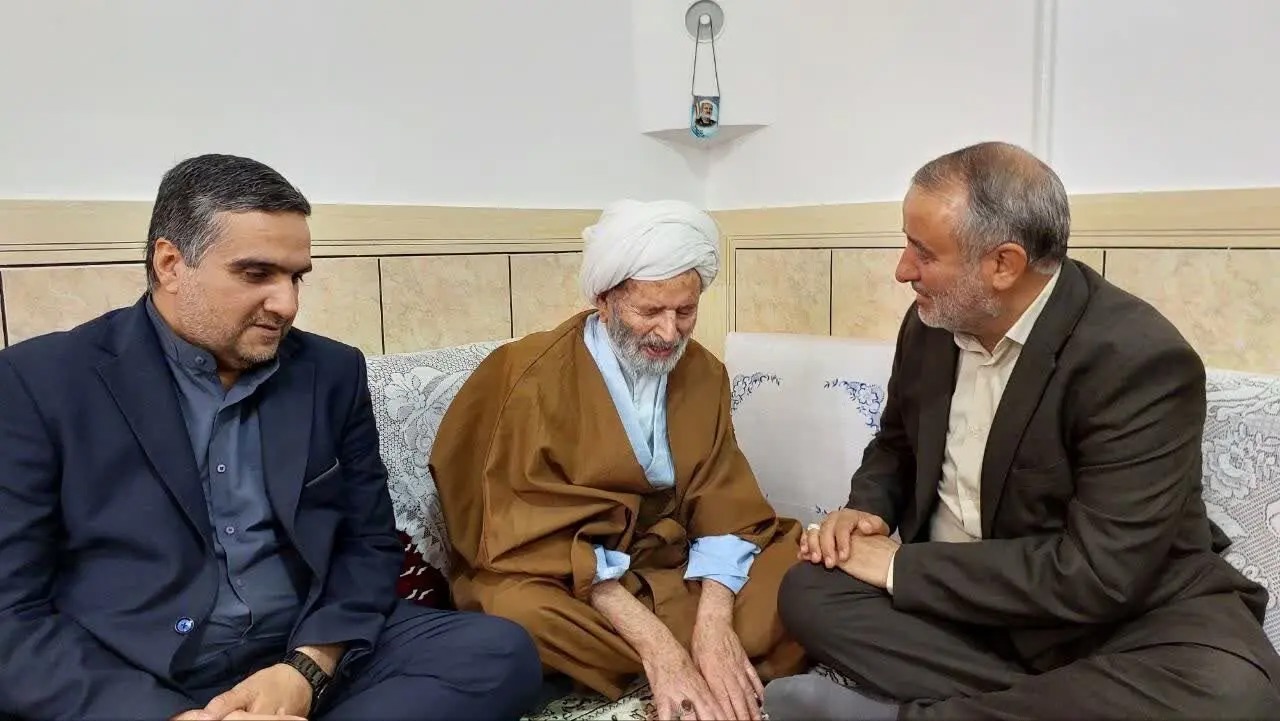 🎬دیدار استاندار خراسان جنوبی با والدین سرلشکر شهید کاظمی