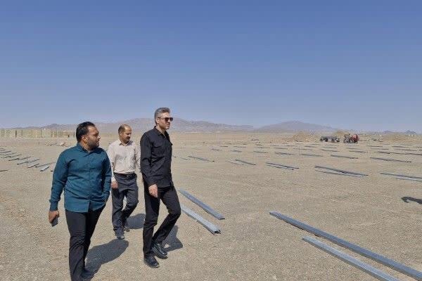 نیروگاه خورشیدی ۳۰ مگاواتی نهبندان به پیشرفت ۶۰ درصدی رسید