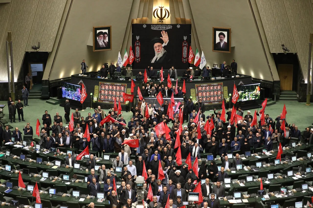 طرح سه فوریتی نمایندگان مجلس برای خروج از NPT آماده ورود به صحن علنی