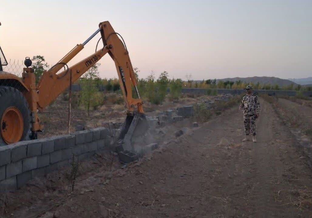 قلع و قمع ۸ مورد ساخت و ساز غیرمجاز در اراضی کشاورزی بیرجند