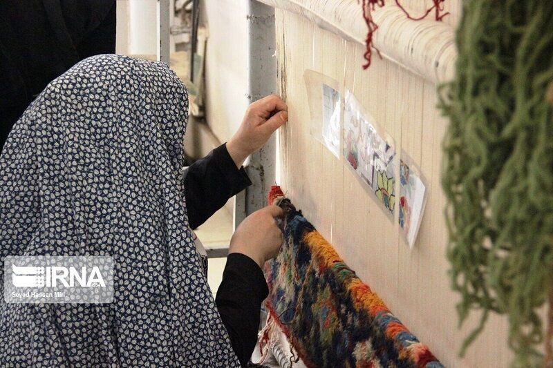 لزوم حمایت از بافندگان و فعالان حوزه صادرات فرش دستباف در قم