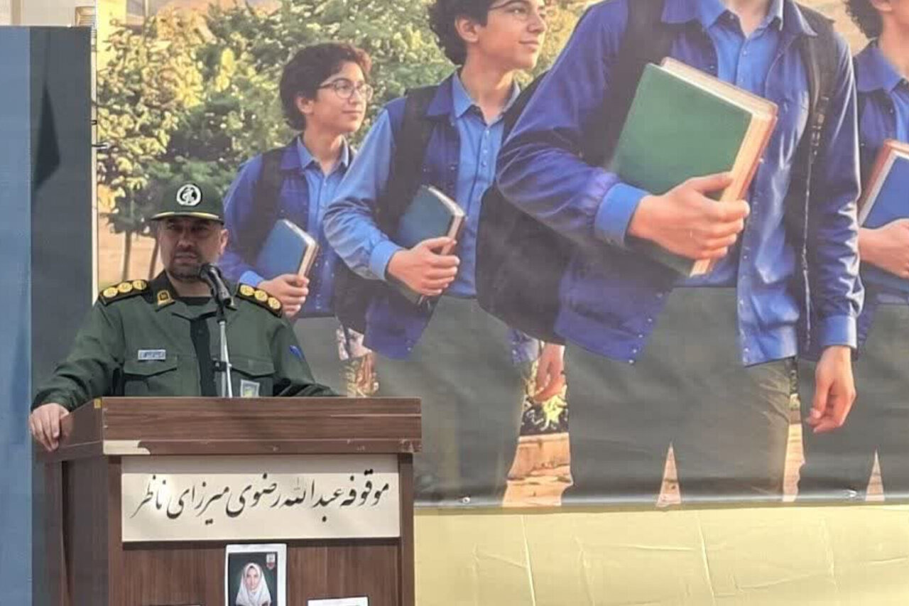 ۳۶ هزار شهید دانش‌آموز و فرهنگی، الگوی نسل امروز هستند