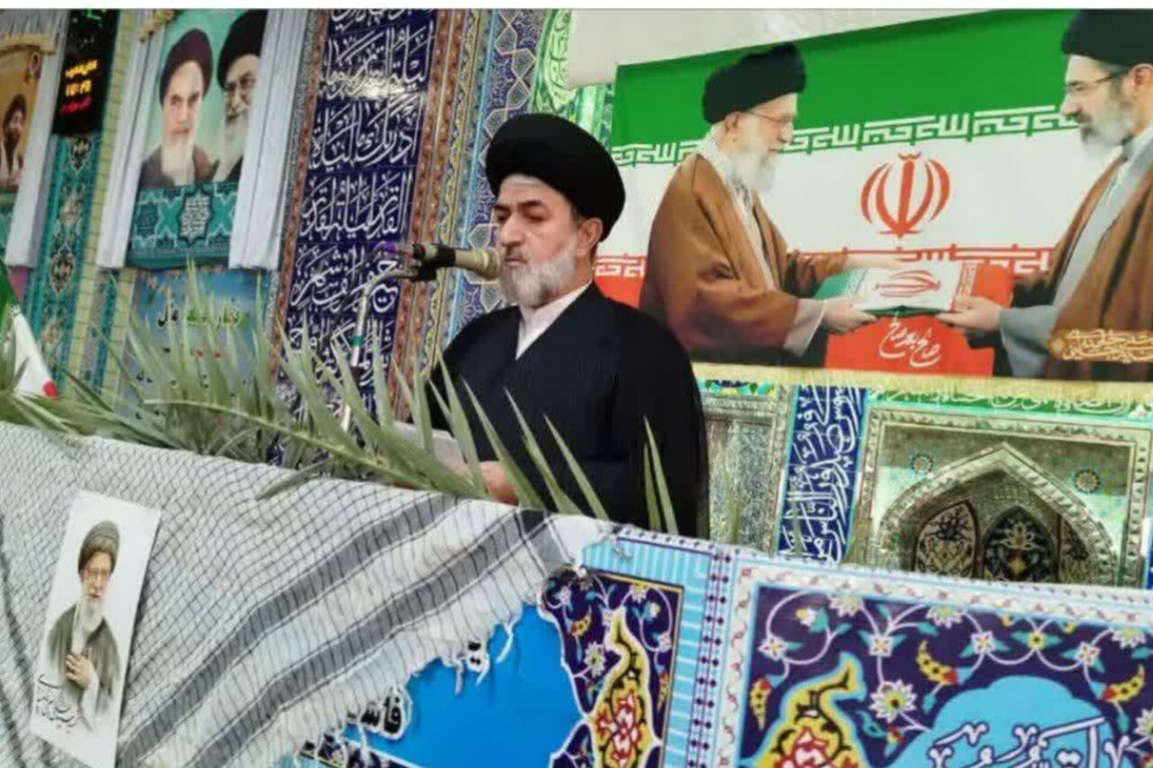 دهقانی: ما در برابر استکبار کوتاه نخواهیم آمد