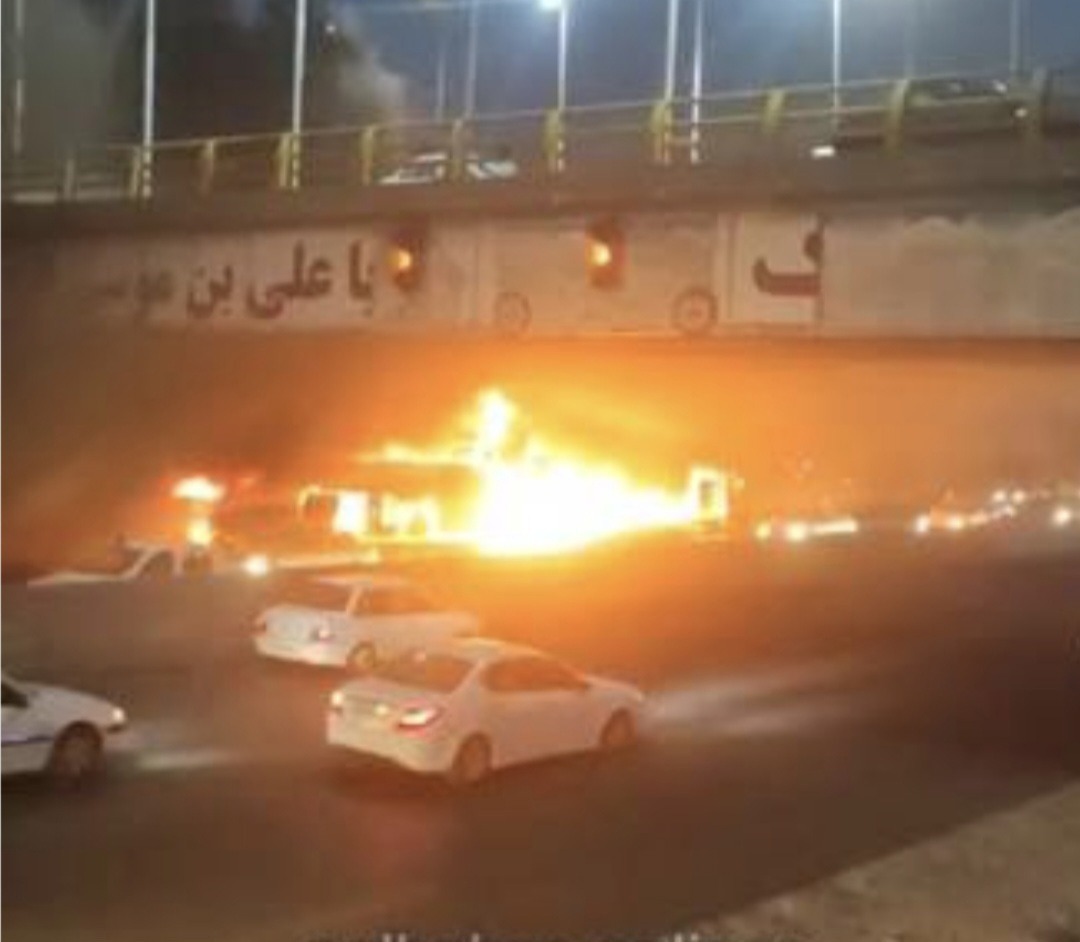 آتش سوزی اتوبوس در محور مشهد به چناران ، بدون کشته و مجروح