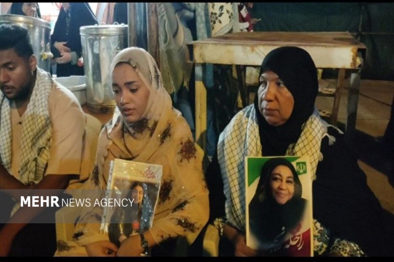 حضور خانواده‌های والامقام شهدای میناب در اجتماع ۲۰۹ شبانه مردم شیروان
