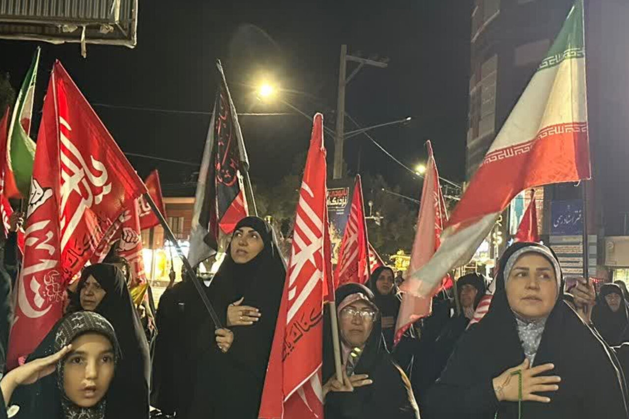 اقامه نماز استغاثه در مشهدالرضا(ع)