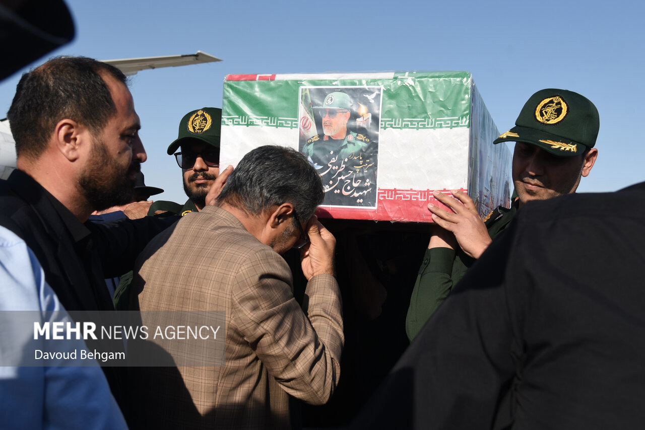 مراسم تشییع پیکر مطهر سردار شهید «حسین ظریفی» در گناباد برگزار شد