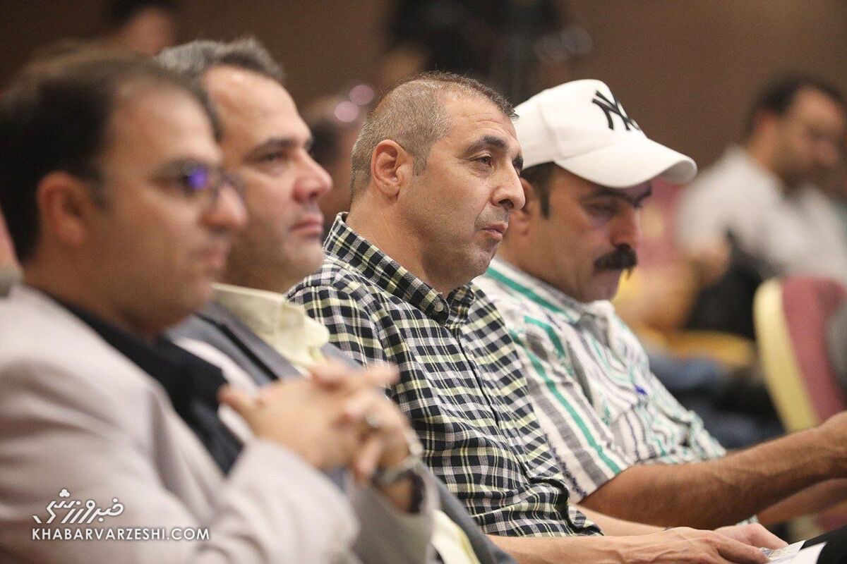 واکنش مدیر تراکتور به انتقادات پیشکسوتان استقلال: دستور زنوزی، همان دستور قبلی است!