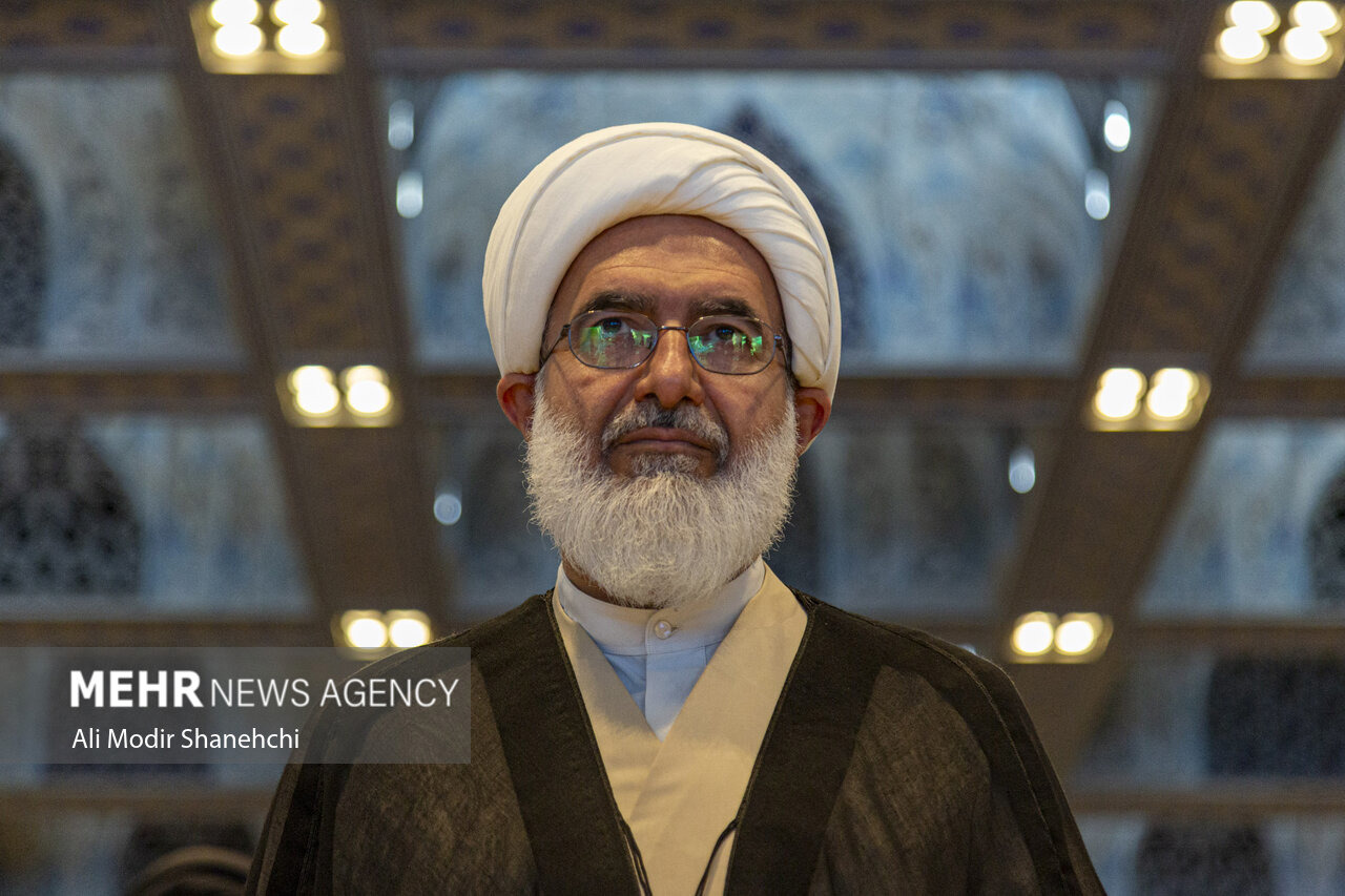 پیام‌های رهبر شهید انقلاب درباره مسجد منظومه‌ای جامع و کامل است