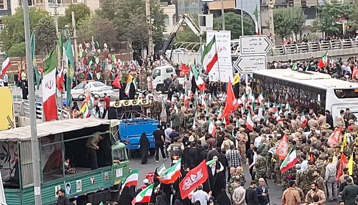 خروش ۱۱۰ هزار سروقامت البرز در آوردگاه عزت