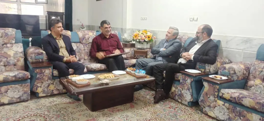دیدار مسئولان فرهنگی با شاعر پیشکسوت سیستانی